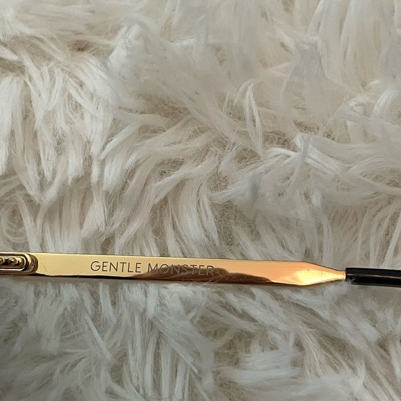 GENTLE MONSTER Absente One Black Sunglasses - Picture 8 of 15